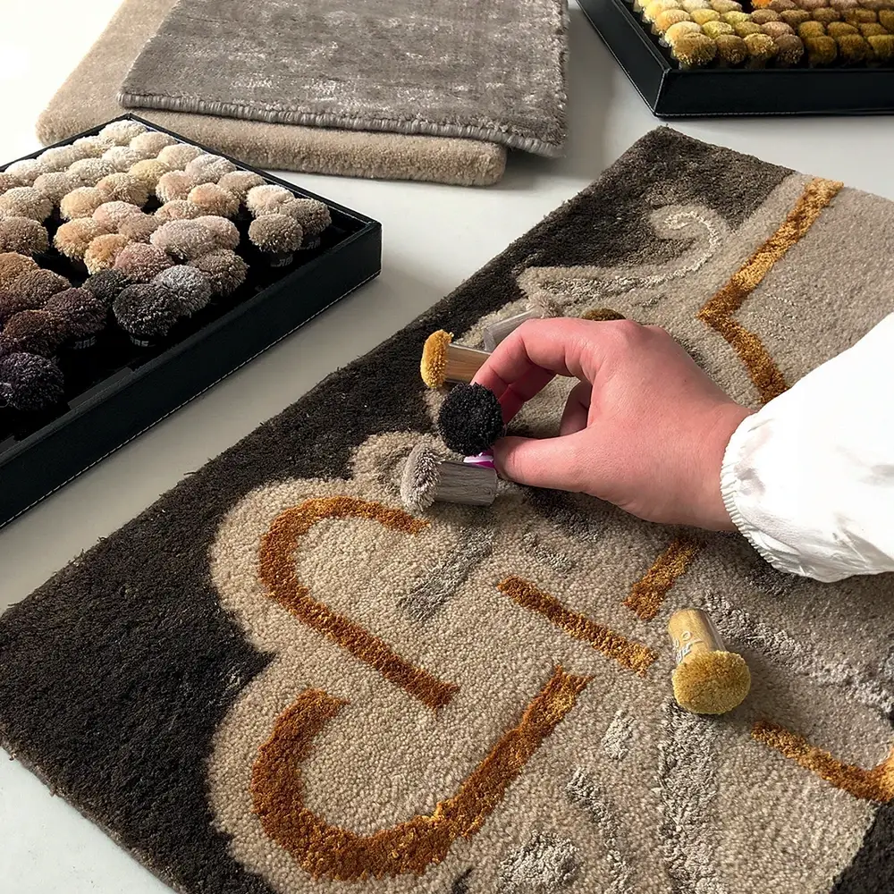 Custom rugs: creativity and style for your showroom.